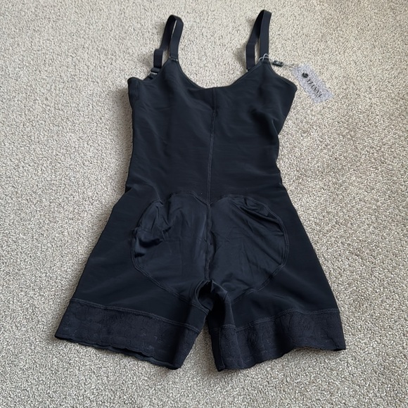 Black Women's Shapewear Faja - Picture 9 of 9